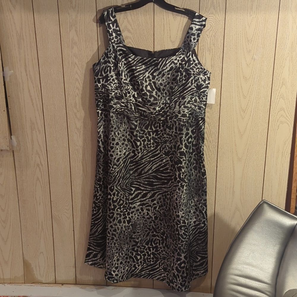 Stunning curvy leopard black and white satin rockabilly dress.